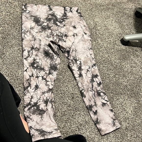 Lululemon tye dye leggings - Picture 2 of 4